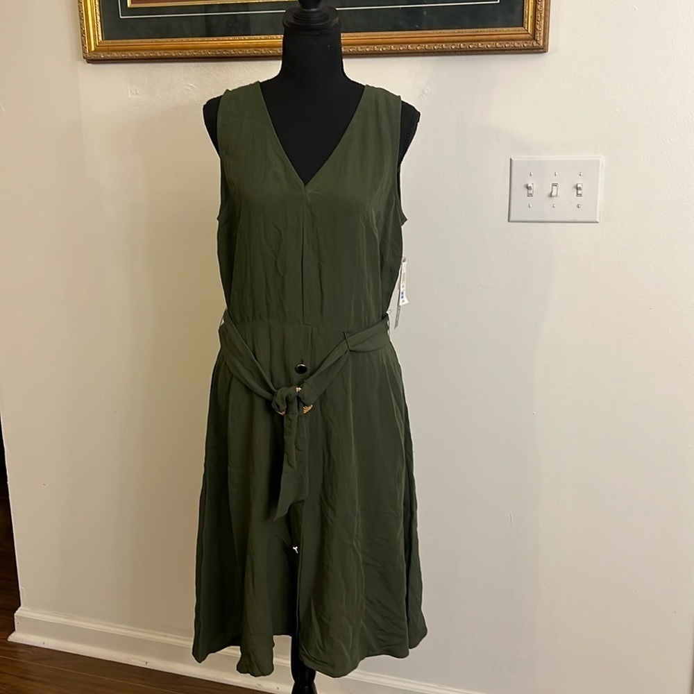 NWT Luxology Sleeveless Belted Midi with Pockets, Sz. L.